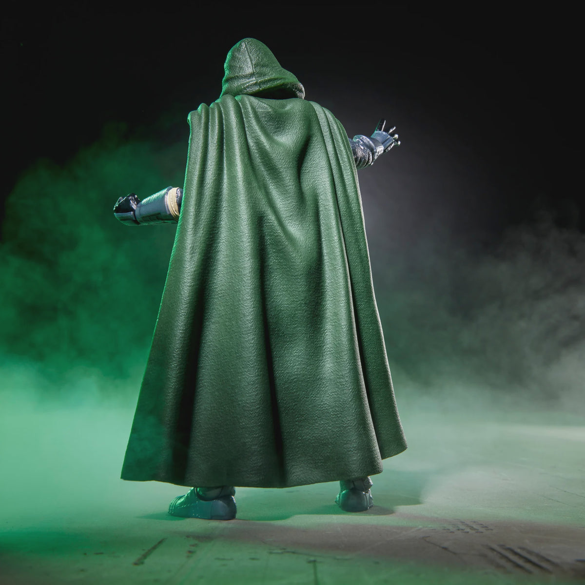 AVENGERS DOOMSDAY - Doctor Doom - Figure Legend Series 15cm