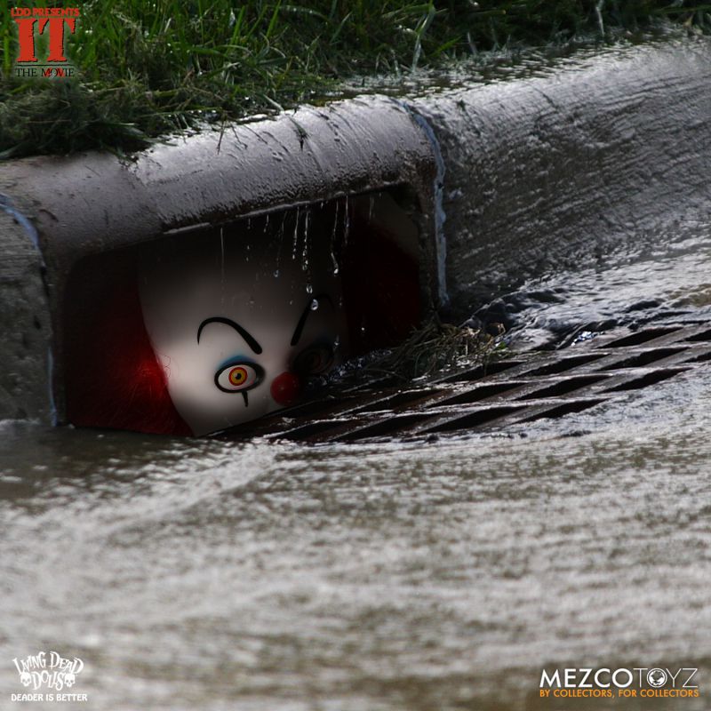 Living Dead Dolls Presents: IT The Movie (1990) Pennywise