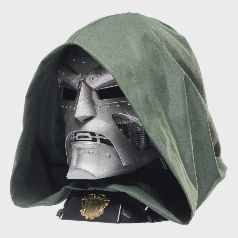 Doctor Doom Marvel Legends Hasbro - Marvel 1/1 helmet 
Helmet with a green hood on a white background