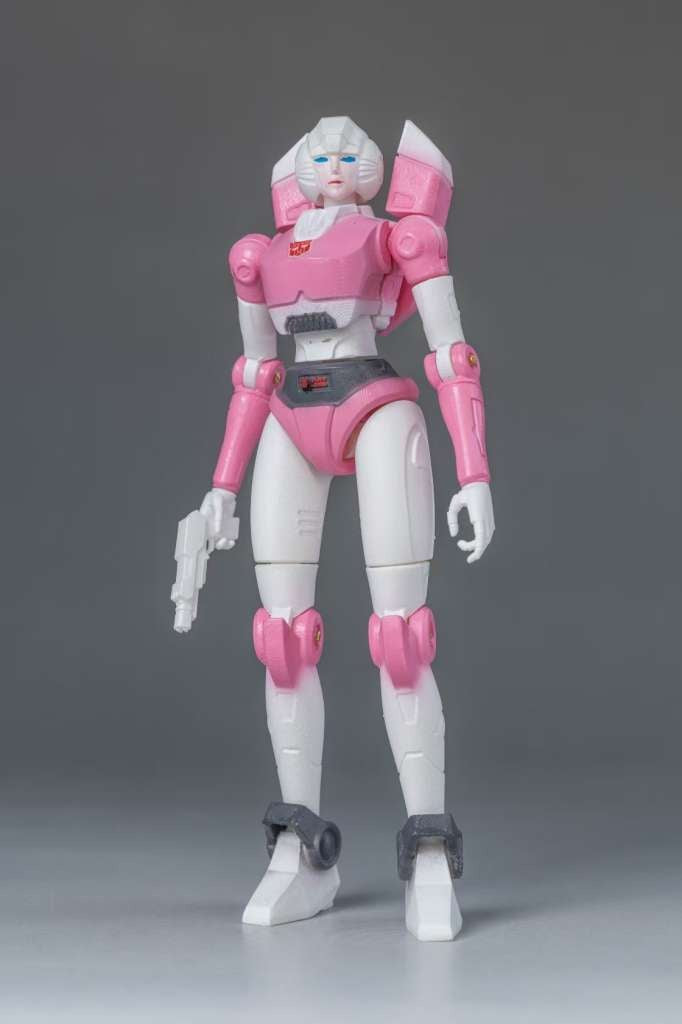 TRANSFORMERS GENERATION ONE - Arcee - Model Kit 11cm