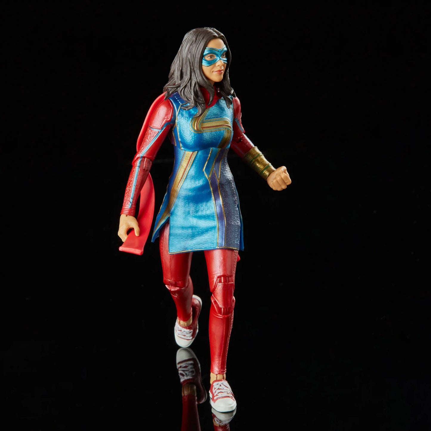 Marvel Legends Series - Ms Marvel - 6IN Action Figure